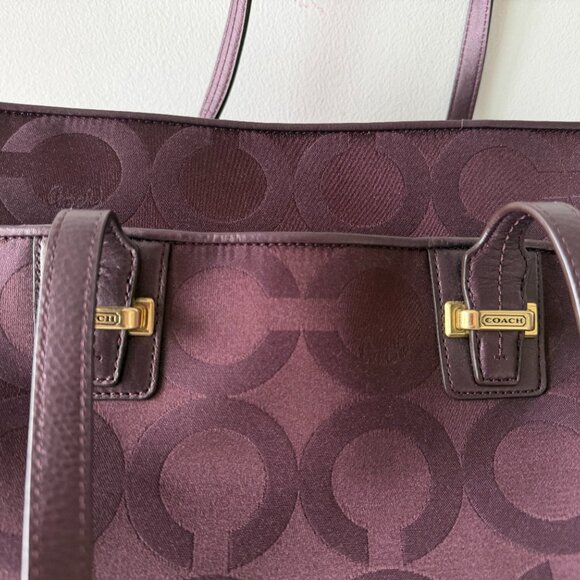 Coach “Taylor Op Art Alexis” large burgundy tote bag (new!) - Picture 4 of 11